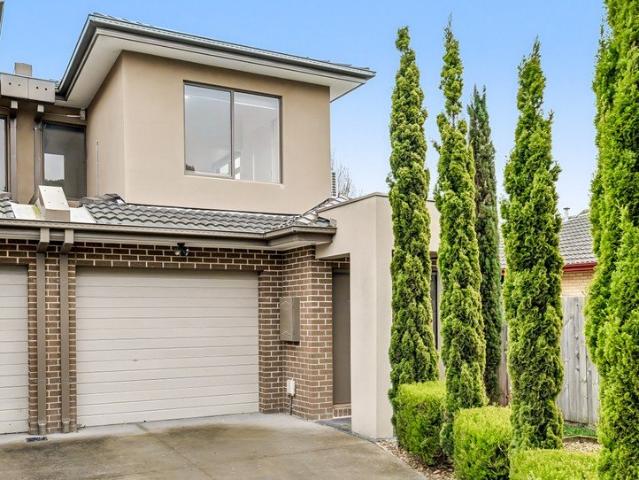 AFFORDABLE STREET FRONT TOWNHOUSE