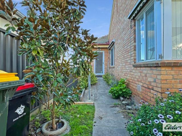 Affordable Studio Apartment with Large Rear Yard