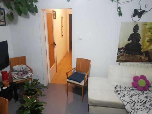 Affordable single bedroom close to Facultat de Biblioteconomia i Documentació