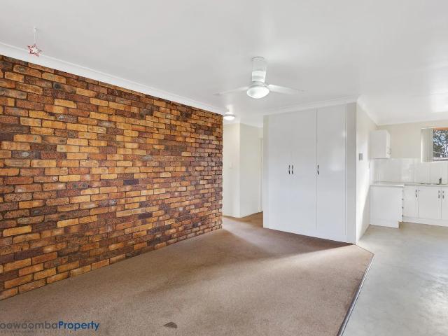 Affordable two bedroom brick unit in the desirable location of Harristown!