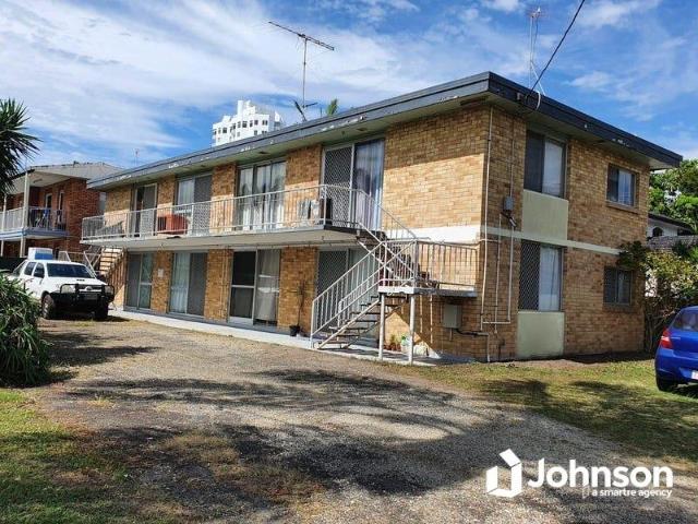 Affordable Top Level Unit in Surfers Paradise!