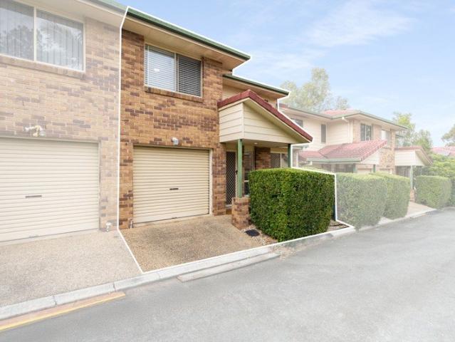 Affordable Townhouse Living in a Convenient Hillcrest Location