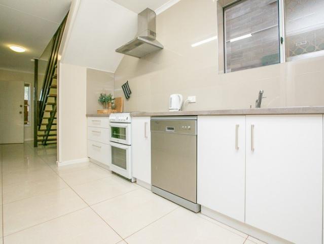 AFFORDABLE TOWNHOUSE Modern 3x1 Close to CBD