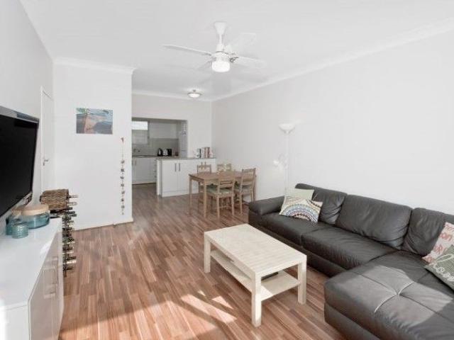 Affordable Unit in Beachside Suburb