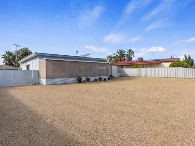 Affordable Weekend Escape on a Generous 911m² Low Maintenance Allotment