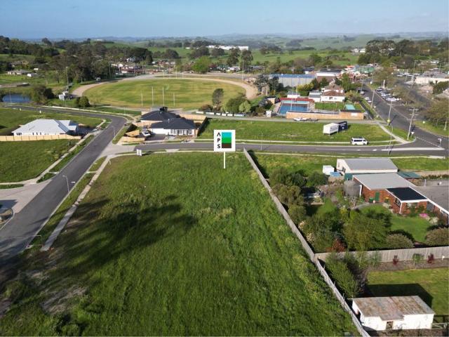 AFFORDABLE 490m² BLOCK IN THE POPULAR 'OAKS' DEVELOPMENT