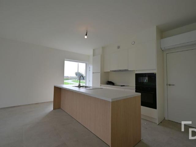Afgewerkte nieuwbouwwoning in hartje Proven