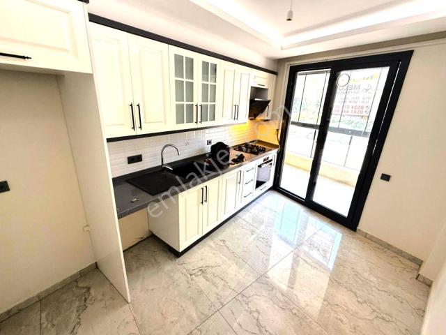 afişi Melodi'den En İyi Lokasyonda 2+1 Ayrı Mutfaklı Ön Cephe Cam Balkon Kiralık Daire