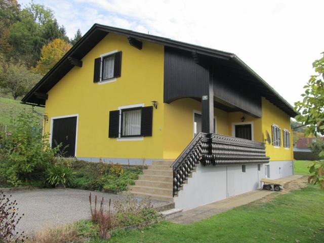Aframberg / Wildon: Einfamilienhaus mit Nebengebäude mit traumhafter Fernsicht und Ausbaupotenzial