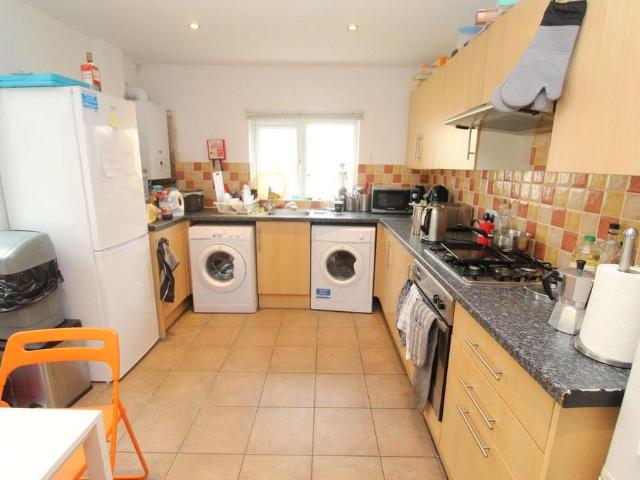 Africa Gardens, Cardiff CF14 5 bed house to rent £2,750 pcm £635 pw