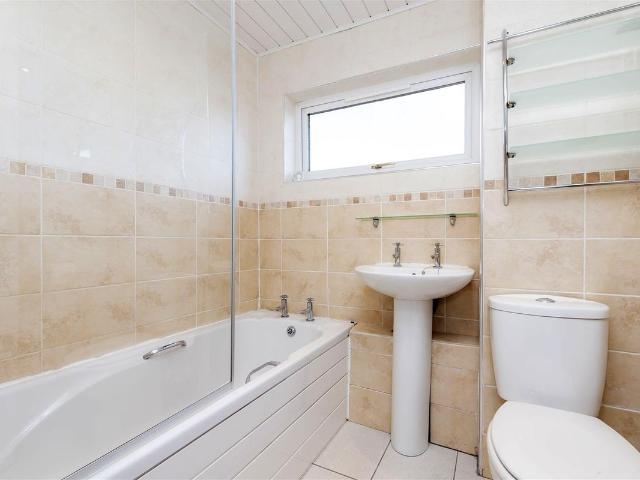 Afton View, Kirkintilloch G66, 2 bed flat to rent, £825 pcm | PrimeLocation