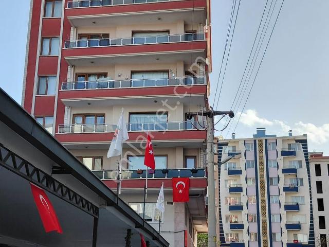 Afyon Tezcan Emlaktan Merkezi Yerde Satılık 3+1 Lüks Daire