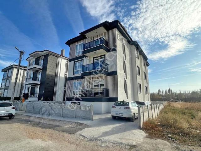 Afyon Üçok Emlaktan Mareşal F Çakmak Mah 2+1 85m² Satılık Daire