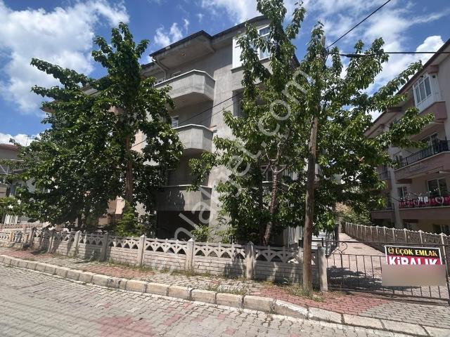 Afyon Üçok Emlaktan Esentepe Mah Kiralık 2+1 Temiz Bakımlı Daire
