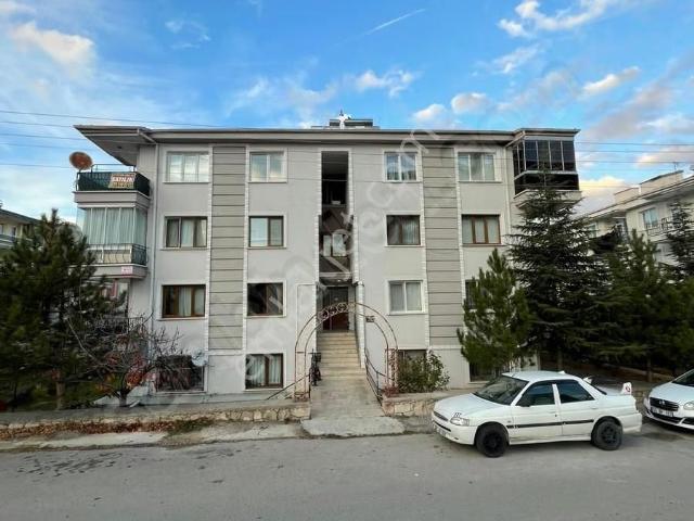 Afyon Üçok Emlaktan Kanlıca Mah Satılık 3+1 Temiz Bakımlı Daire