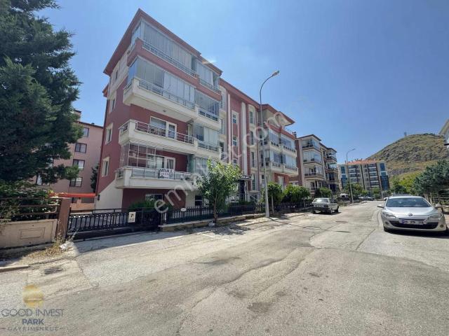 Afyon Uydukent Selçuklu'da Satılık 3+1 Daire 117m², Kilerli