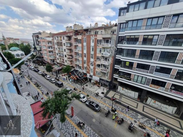 Afyon Dumlupınar Mah. Sevgi Yolu Üzeri 3+1 Satılık Daire