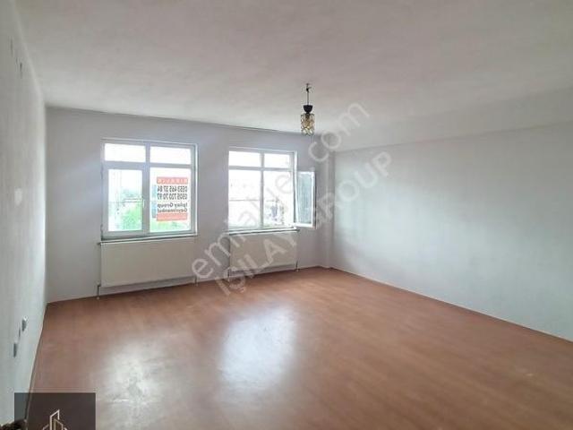 Afyon Fatih Mah. Arakat 3+1 Geniş Kiralık Daire