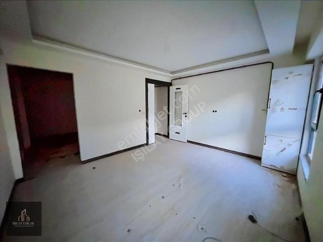 Afyon Kurtuluş Caddesi Üzeri Sıfır Kiralık Ofis