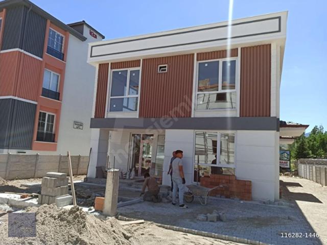 AFYON MERKEZ MAREŞAL FEVZİ ÇAKMAK MAH. 3+1 DUBLEKS SATILIK VİLLA