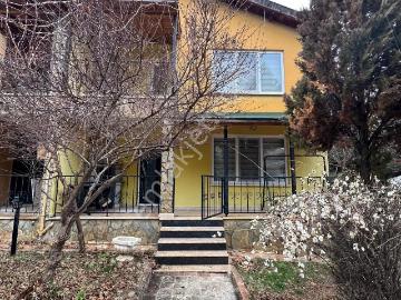 Afyon Özsu Emlak'tan Gazlıgöl'de Bakımlı Satılık Villa