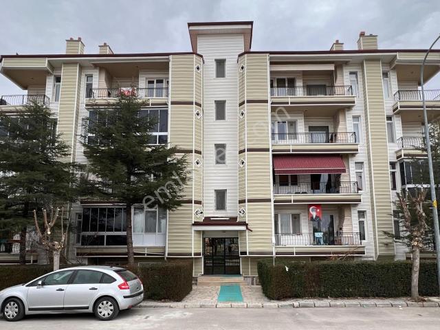 Afyon Özsu Emlak'tan Uydukent Te Site İçi Satılık 3+1 Daire
