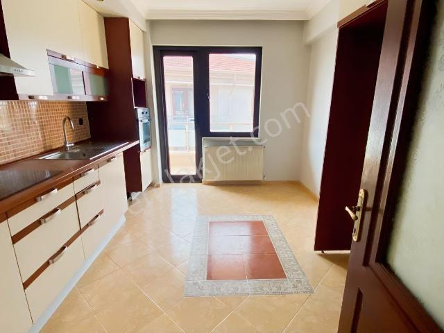 Afyon Özsu Emlak'tan Uydukent'te Kiralık 3+1 Daire