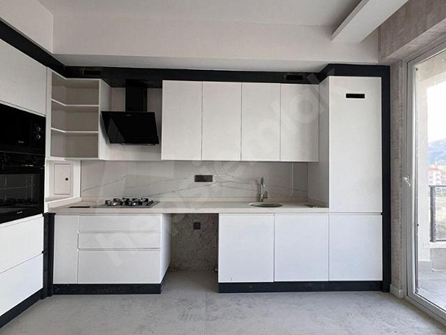 AFYONKARAHİSAR'IN EN PRESTİJLİ MAHALLE'SİNDE SATILIK 4+1 DAİRE !