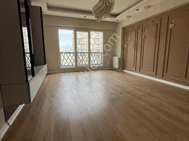 Ak Towers Sitesi Satılık 2+1 Balkonlu Full Dekorlu Daire