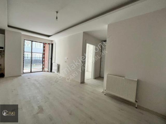 Çakı Yapı Emlaktan Merkezi Konumda Kiralık 1+1 Daire
