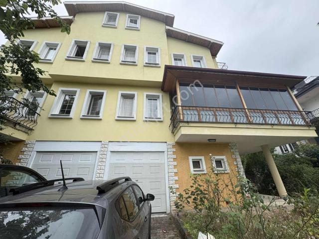 Akçaabat Yıldızlıda Satılık 6+1 Deniz Manzaralı Villa