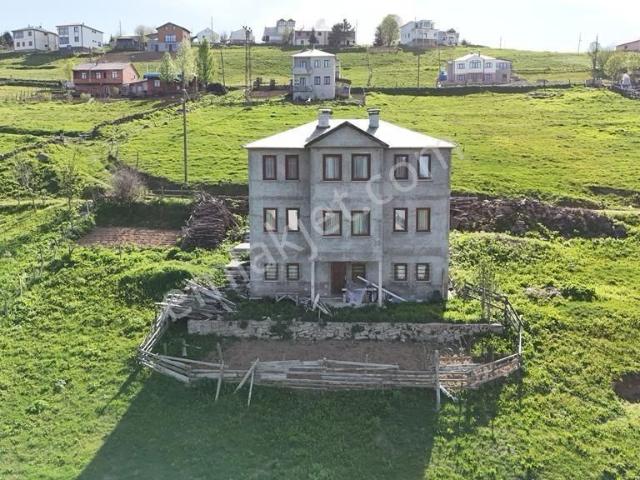 Akçaabat Işıklar'da Satılık Bina Ve Arsa