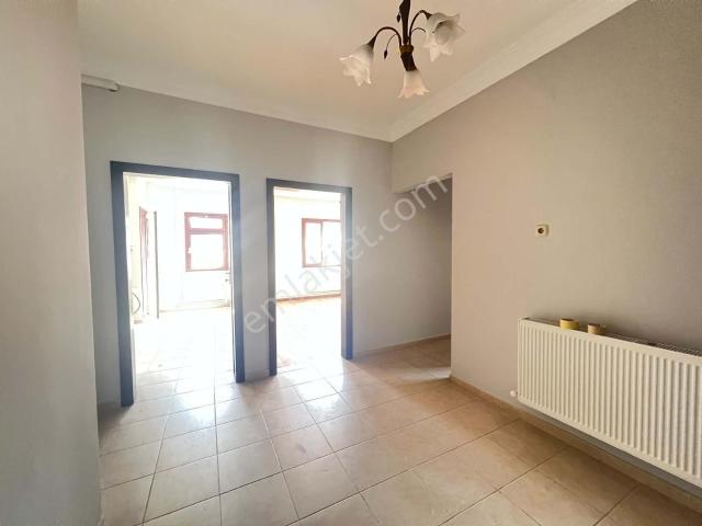 Akçaabat Merkezde Belediye Binası Karşısında Kiralık Daire