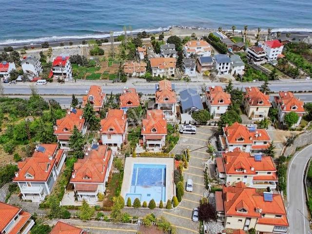 Akçaabat Mersin Korukent'te Ful Deniz Manzaralı Satılık Villa