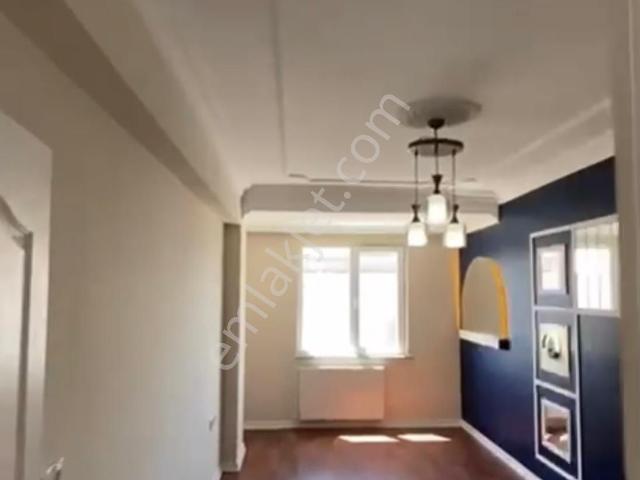 Akçaburgaz Mahallesi Geniş 100 M2 2+1 Masrafsız Satılık Daire
