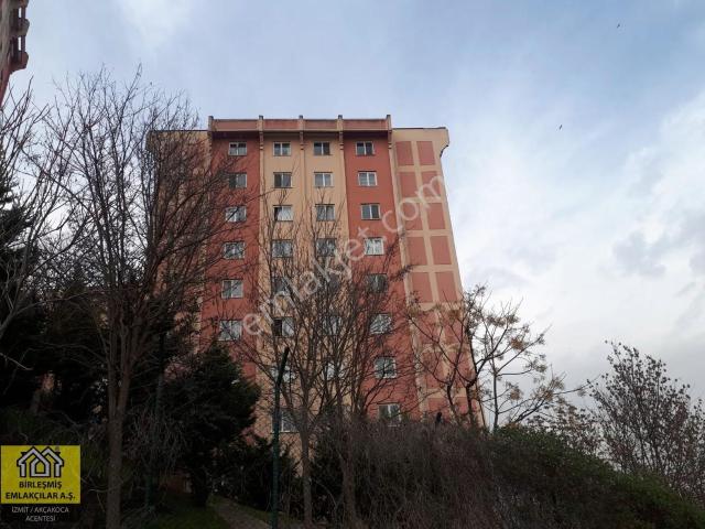 Akçakoca Üniversite Konutları Kısmen Eşyalı 3+1 115 M2 Kiralık