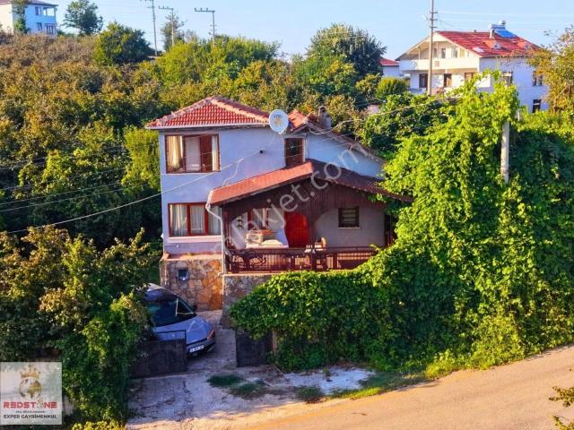 Akçakoca'da 732 M2 Denize Yakın Müstakil Köy Evi