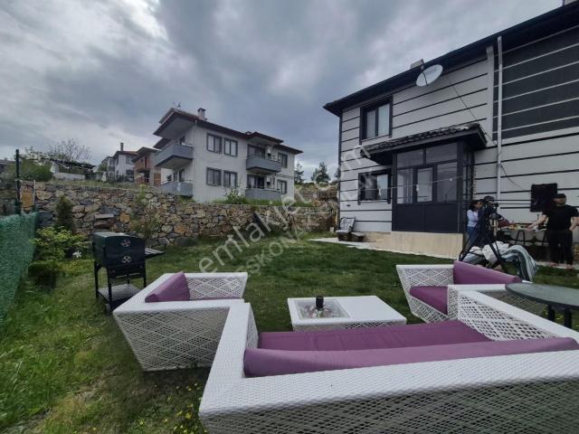 Akçaova Merkezde Ormana Sıfır Villa