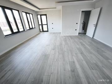 AKÇALAR'DA ULUABAT GÖLÜ'NE 5 DK. MESAFEDE TERASLI 3+1 DUBLEKS