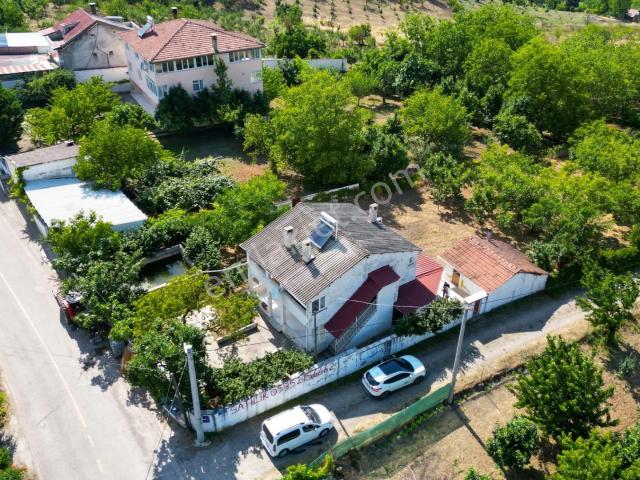 Akçat 3520 M2 Bahçe İçinde Satılık Müsatil Ev