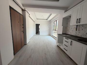 Ak Auto Gayrimenkul'den Tekirdağ Süleymanpaşa Gündoğdu Mah 1+1 Kiralık Geniş Daire