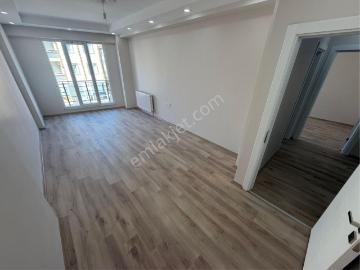 Ak Auto Gayrimenkul'dan Satılık Çınarlı Mahallesi 2+1 Daire
