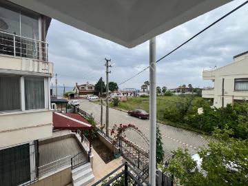 Akçay Yenimahallede Denize 150m.sezonluk Yazlık