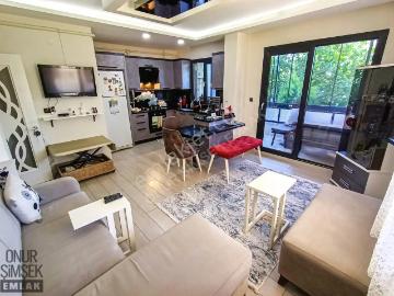Akçay Altınkum'da Şık Tasarımı Ve 80 M2 Boyutuyla Emsalsiz 1+1