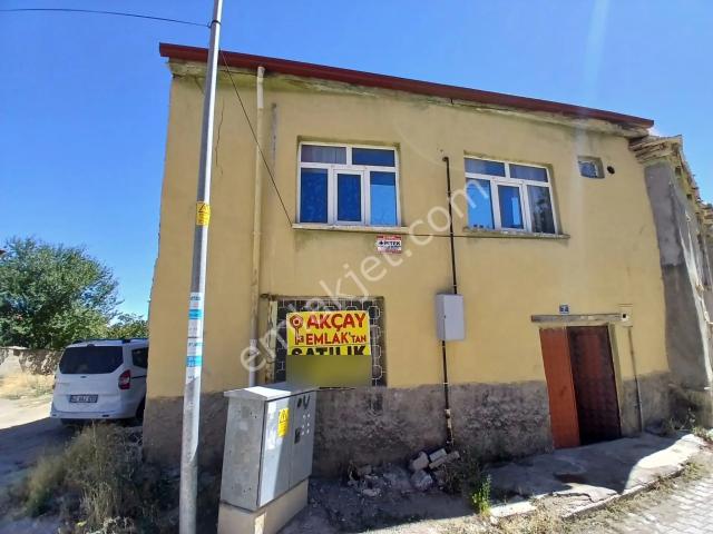 Akçay Emlak'tan Akşehir Nasreddin Ekmek Fırını Civarı Bahçeli 2 Katlı Doğalgazlı Satılık Müstakil Ev
