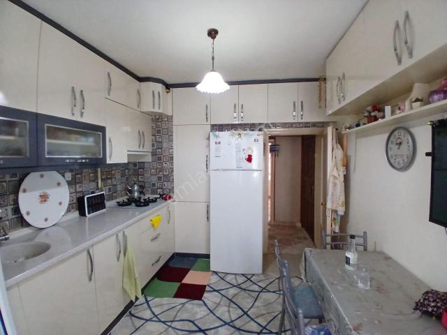 Akçay Emlak'tan Akşehir Altunkalem Mahallesi Çetinler Manavı Civarında Bakımlı Satılık 3+1 Daire