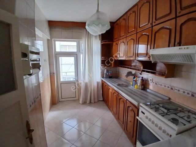 Akçay Emlak'tan Akşehir Altunkalem Mahallesinde Ara Kat Satılık Geniş 2+1 Daire