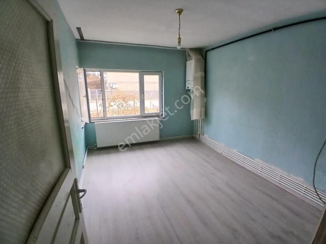 Akçay Emlak'tan Akşehir Gazi Pazarı Yanında Müstakil Tadında Bahçeli Kiralık 2+1 Daire