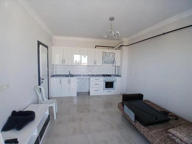 Akçay Emlak'tan Akşehir Devlet Hastahanesi Civarında Eşyalı Ara Kat Kiralık Sıfır 1+1 Daire