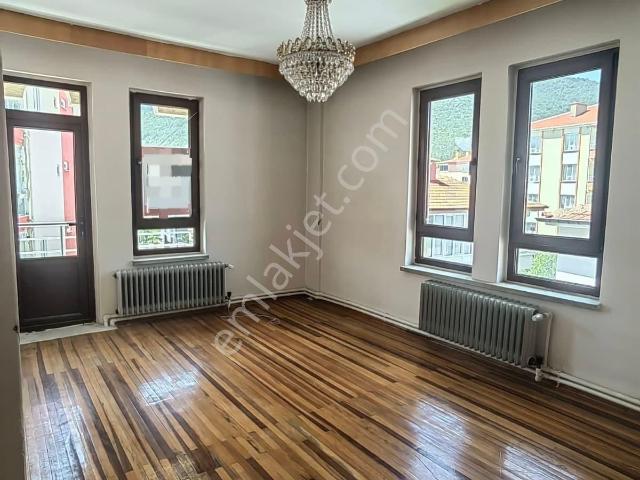 Akçay Emlak'tan Akşehir Gazi Mahallesi Gazi Pazarı Civarında Satılık 2+1 Daire